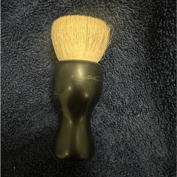 Authentic MAC 180 Kabuki Makeup Brush SOLD! - Picture 4 of 8